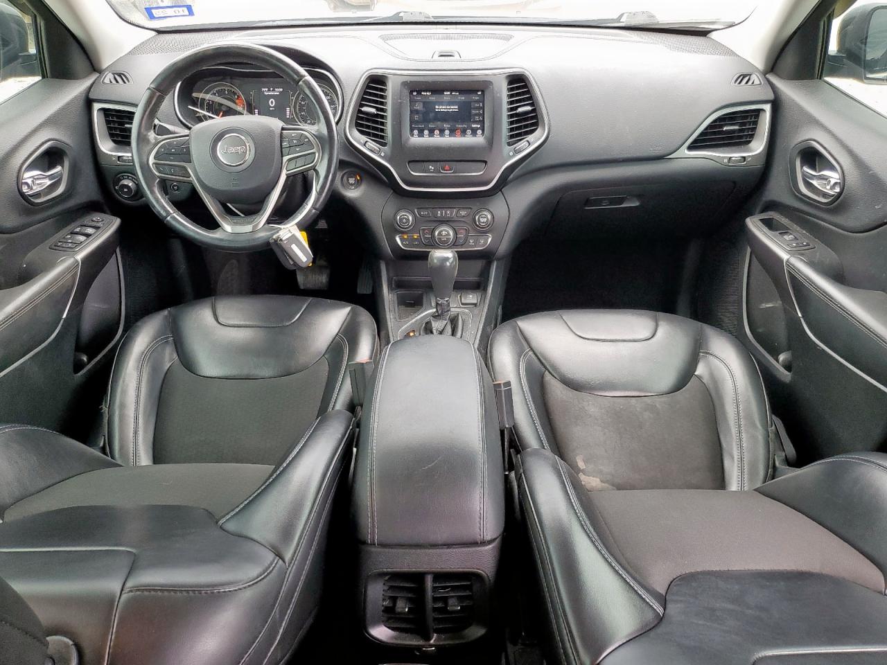 2019 Jeep Cherokee Latitude Plus VIN: 1C4PJLLB2KD307904 Lot: 61625565