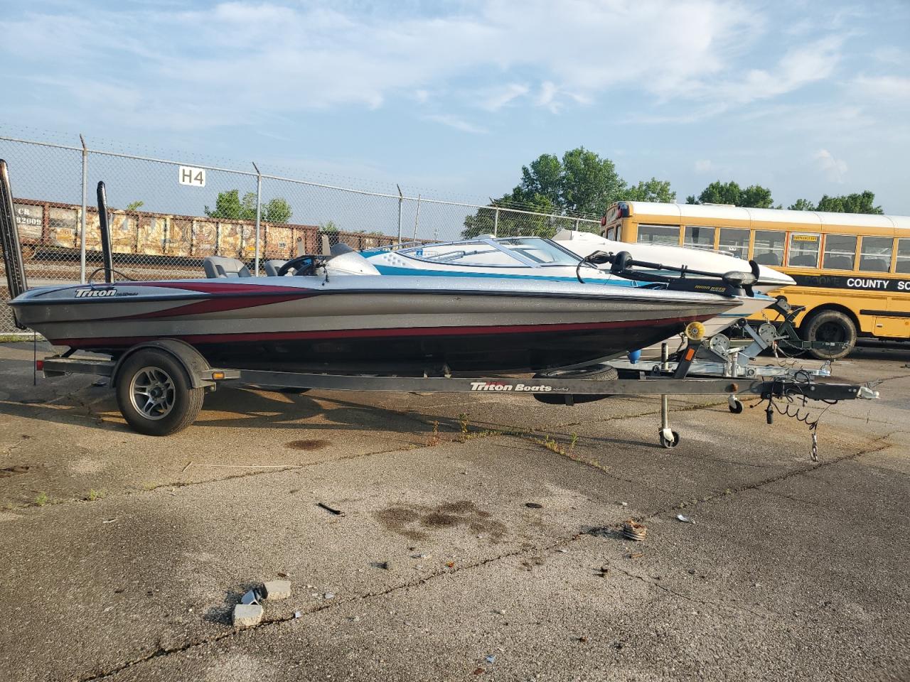 TRITON BOAT W/TRL 2013 VIN TRT13161K213 фото 4