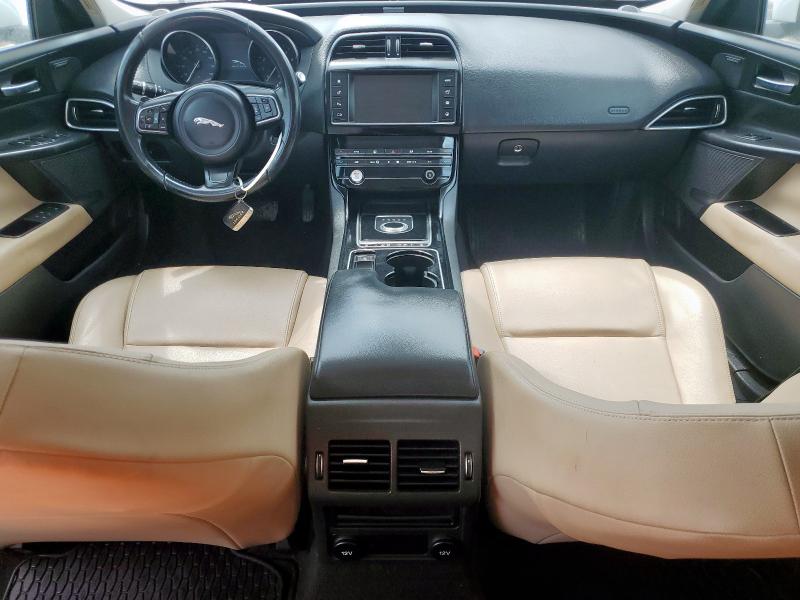 Седаны JAGUAR XE 2017 Белы