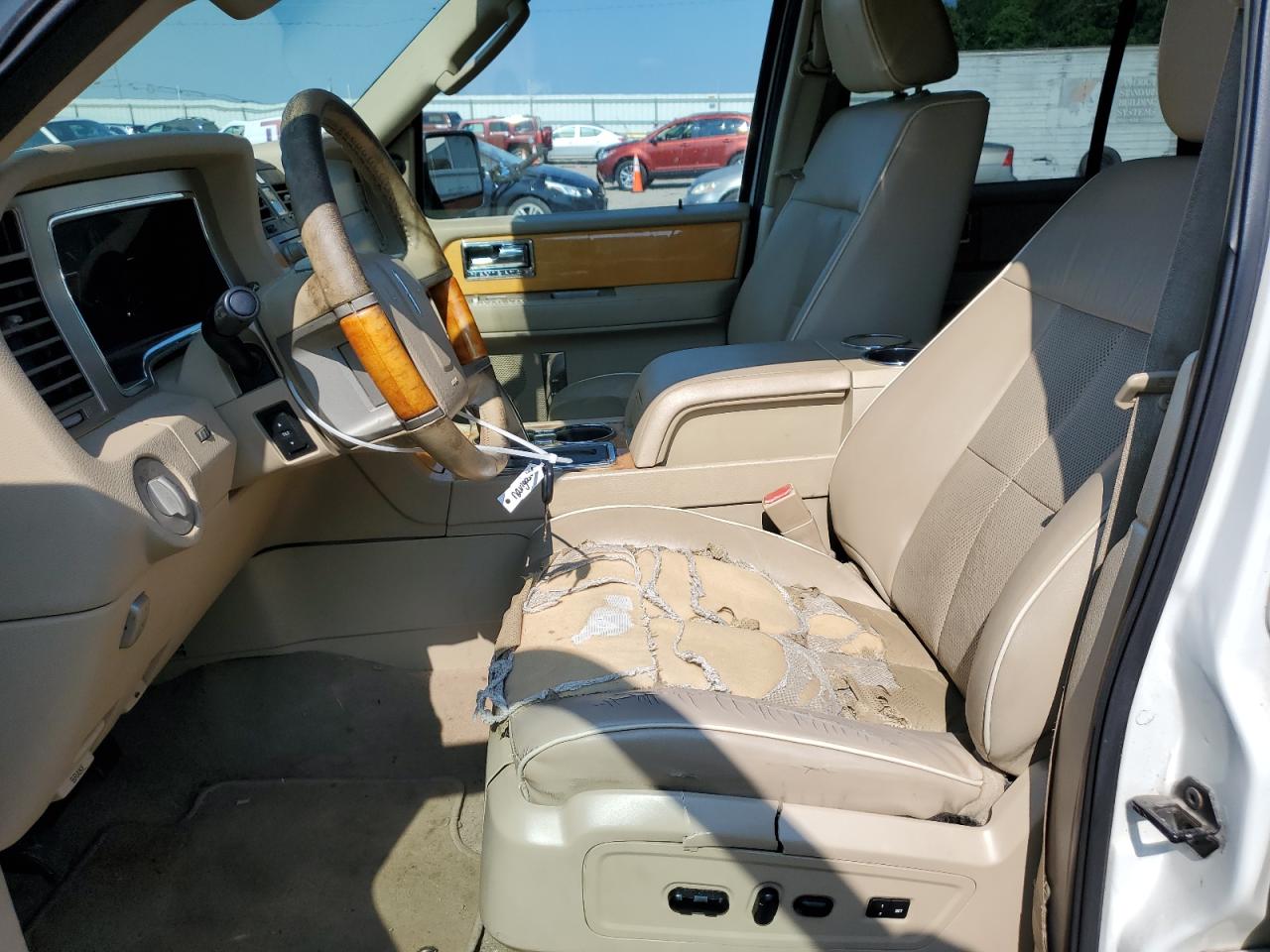2008 Lincoln Navigator VIN: 5LMFU28598LJ00255 Lot: 62189995