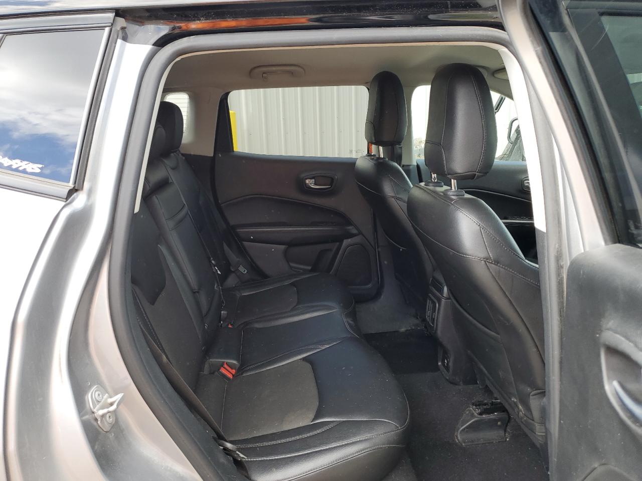 2018 Jeep Compass Latitude VIN: 3C4NJDBB1JT304175 Lot: 62950075