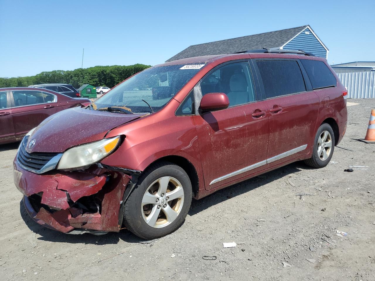2012 Toyota Sienna Le zu verkaufen in Assonet, MA - Front End