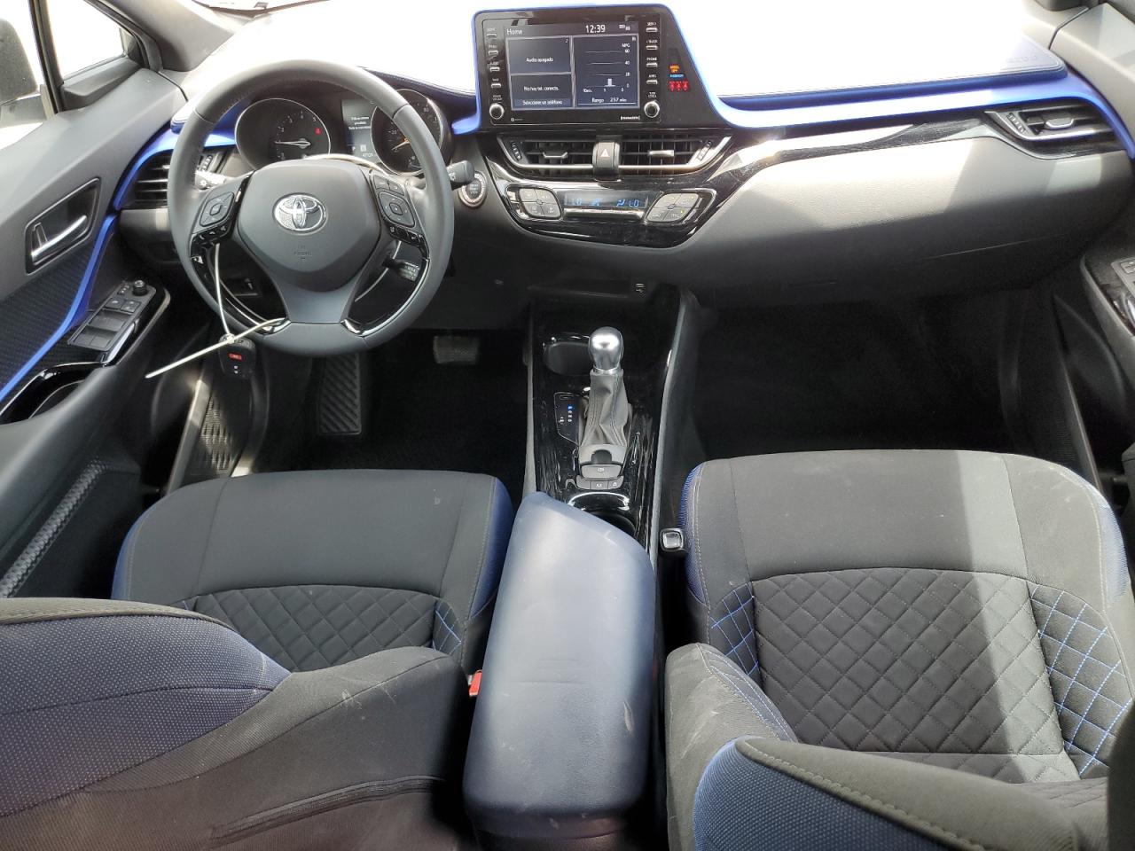 NMTKHMBX8NR144580 TOYOTA C-HR 2022