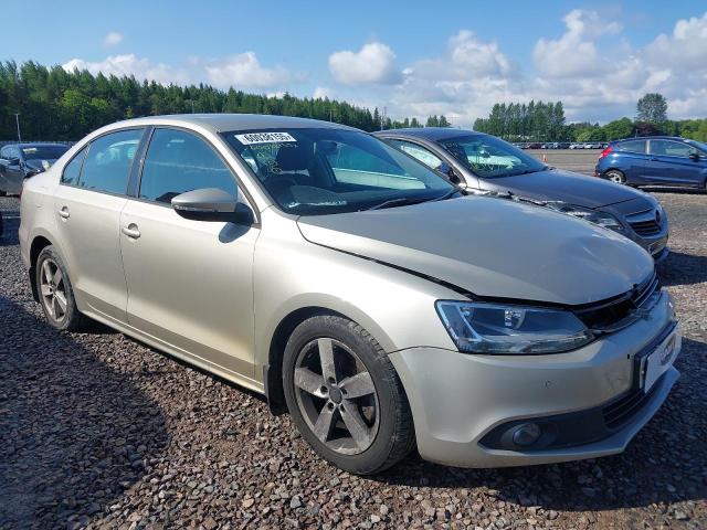 2014 VOLKSWAGEN JETTA SE B