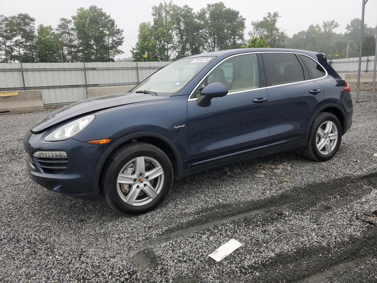 2014 Porsche Cayenne S Hybrid for Sale in Spartanburg, SC - Minor Dent/Scratches