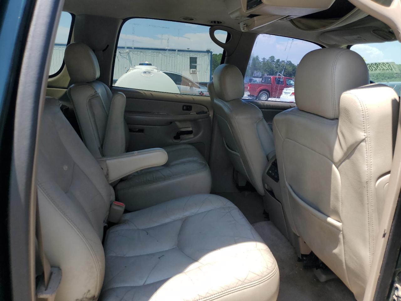 2004 Chevrolet Suburban C1500 VIN: 1GNEC16Z74J143351 Lot: 62282655