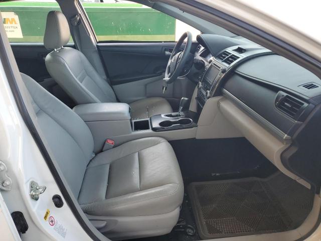  TOYOTA CAMRY 2014 Белый