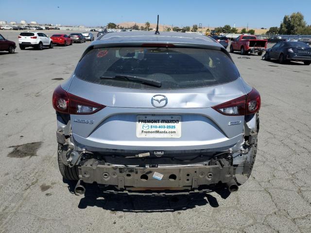  MAZDA 3 2017 Srebrny