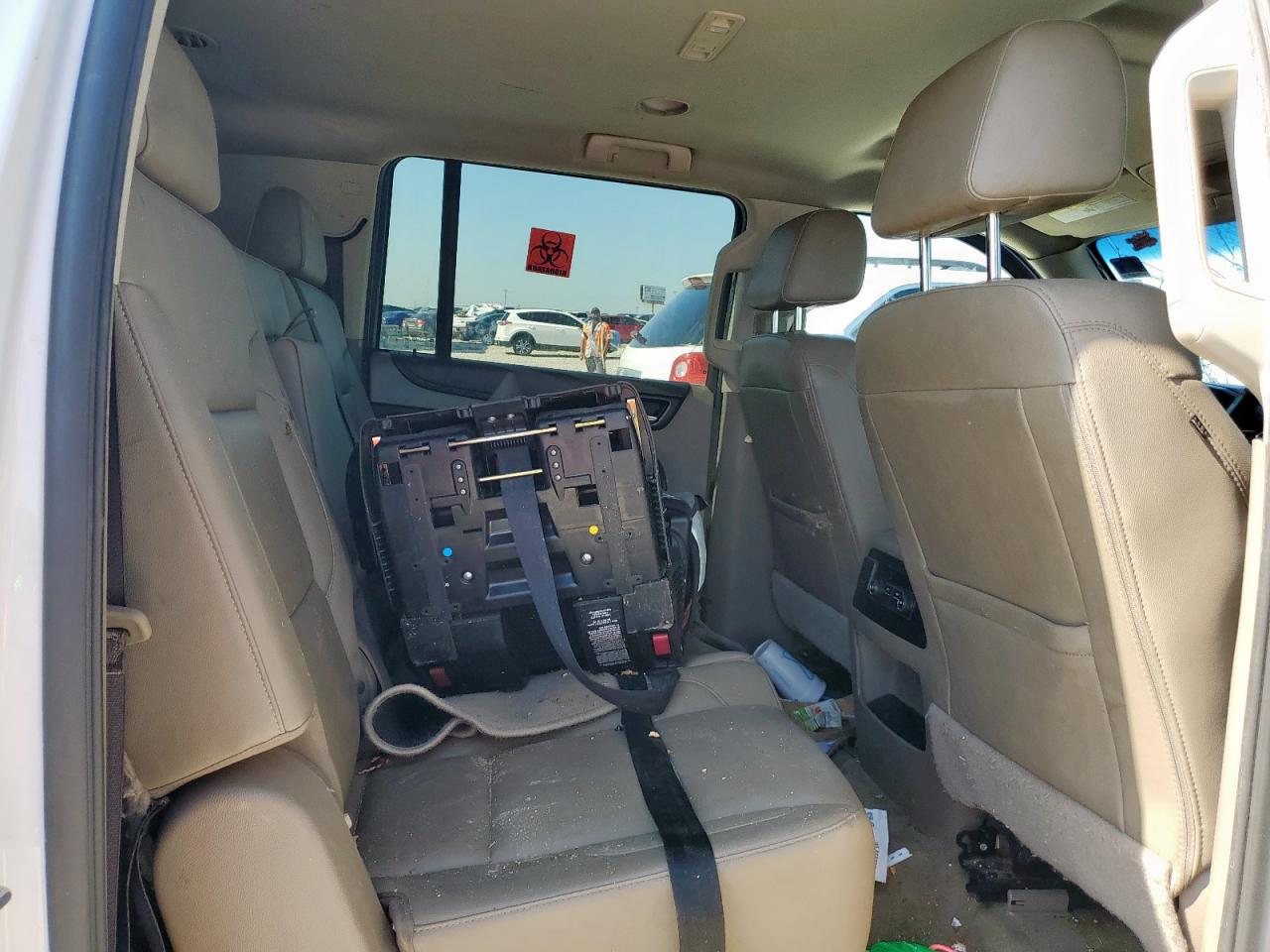2018 Chevrolet Suburban C1500 Lt VIN: 1GNSCHKC4JR119986 Lot: 61155595