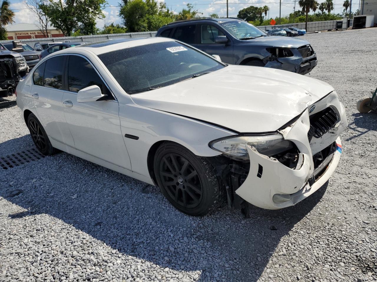 BMW 5 SERIES 2013 VIN WBAXG5C55DD232118 фото 4