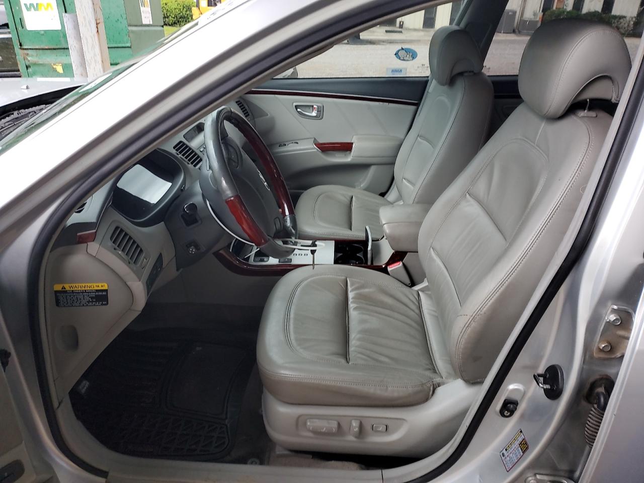 2007 Hyundai Azera Se VIN: KMHFC46FX7A241763 Lot: 61671315