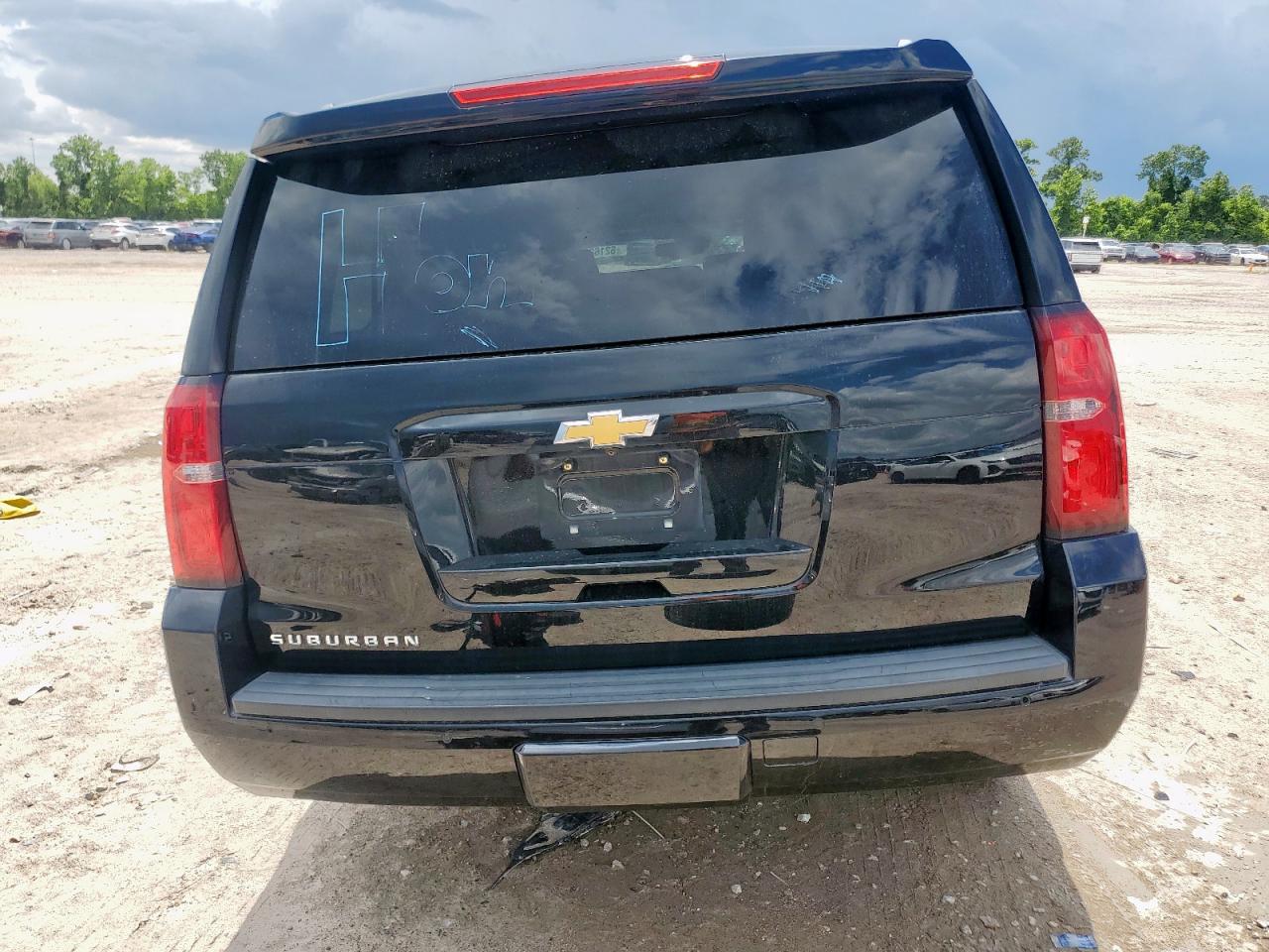 2018 Chevrolet Suburban C1500 Lt VIN: 1GNSCHKC6JR182149 Lot: 62168615