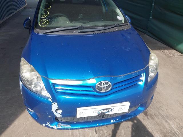 2011 TOYOTA AURIS SR V