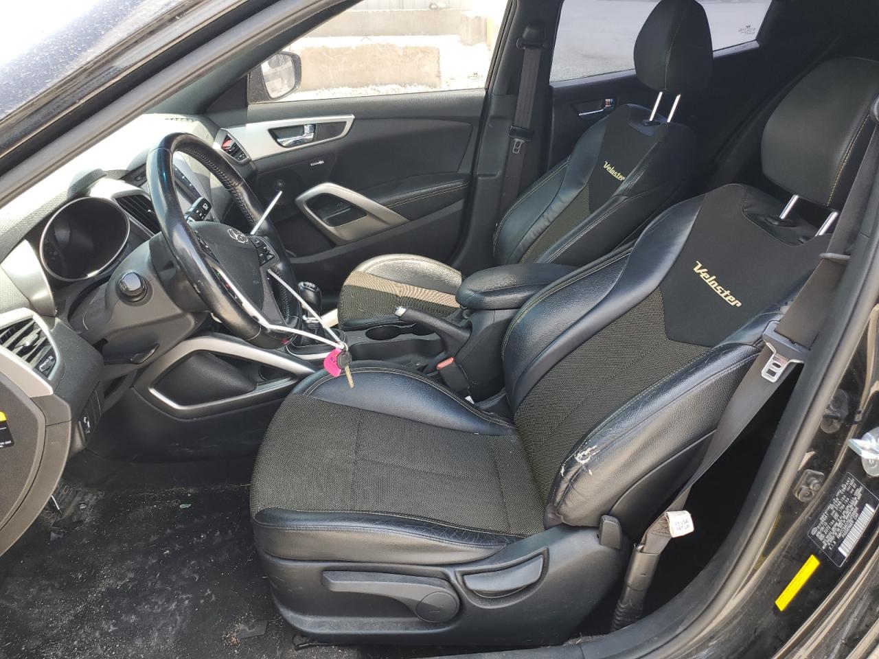 2016 Hyundai Veloster VIN: KMHTC6AD7GU256806 Lot: 61082055