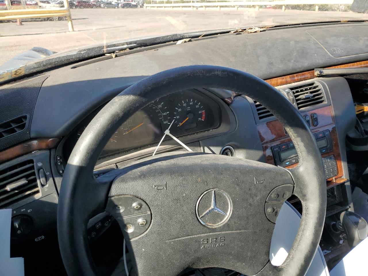 2001 Mercedes-Benz E 320 VIN: WDBJF65J81B231210 Lot: 60353385