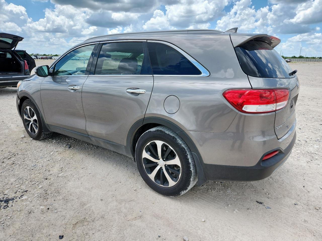 KIA SORENTO 2017 VIN 5XYPH4A58HG325168 photo 2