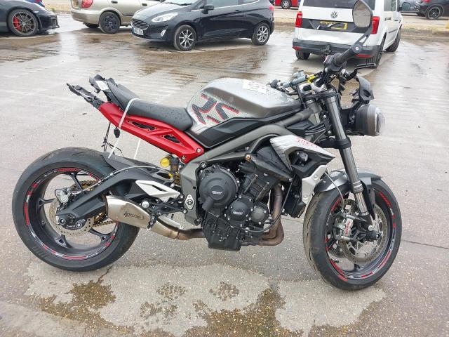 2022 TRIUMPH STREET TRI