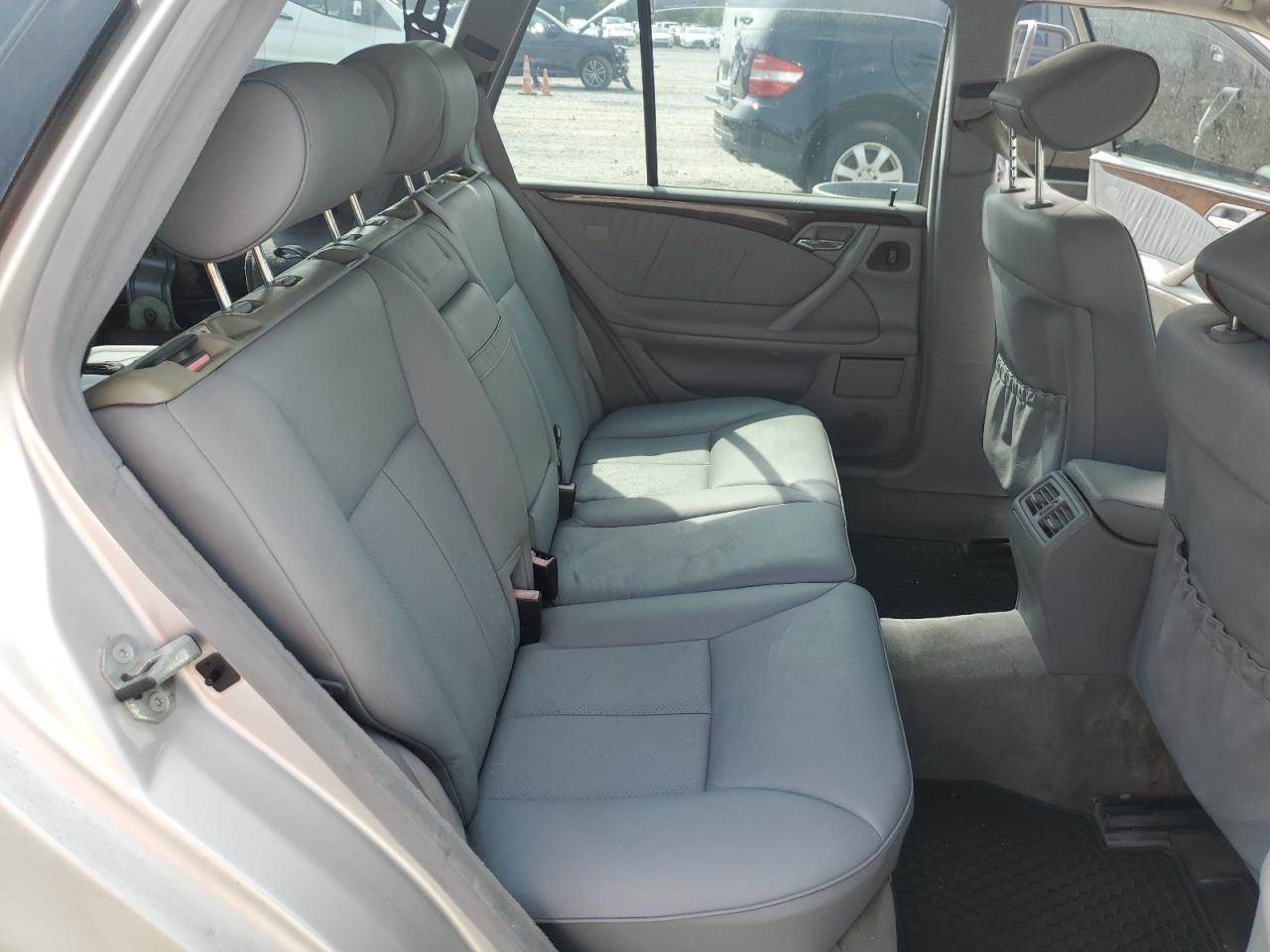 2000 Mercedes-Benz E 320 VIN: WDBJH65F0YA940946 Lot: 60494975