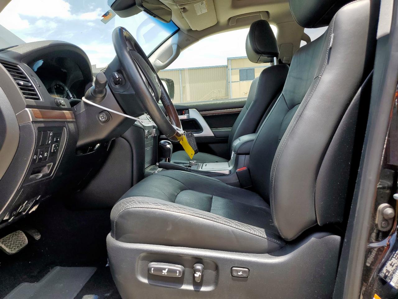 2018 Toyota Land Cruiser VIN: JTMCY7AJ8J4062309 Lot: 59143505