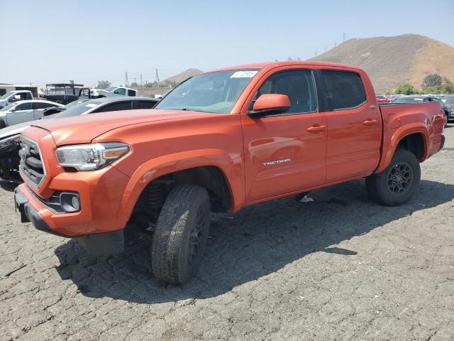 Pickups TOYOTA TACOMA 2017 Pomarańczowy