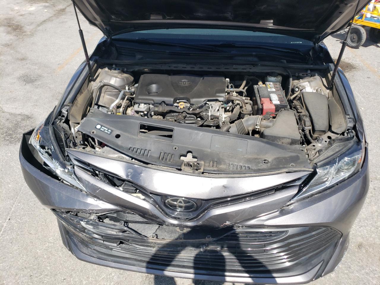 2018 Toyota Camry L VIN: 4T1B11HK7JU666814 Lot: 62413575