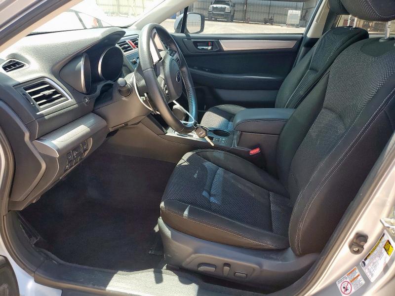  SUBARU OUTBACK 2015 Srebrny