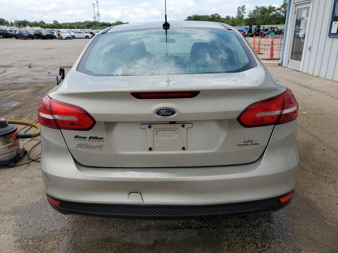 2016 Ford Focus Se VIN: 1FADP3F28GL352913 Lot: 63055955
