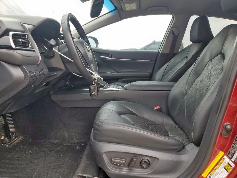  TOYOTA CAMRY 2018 Красный