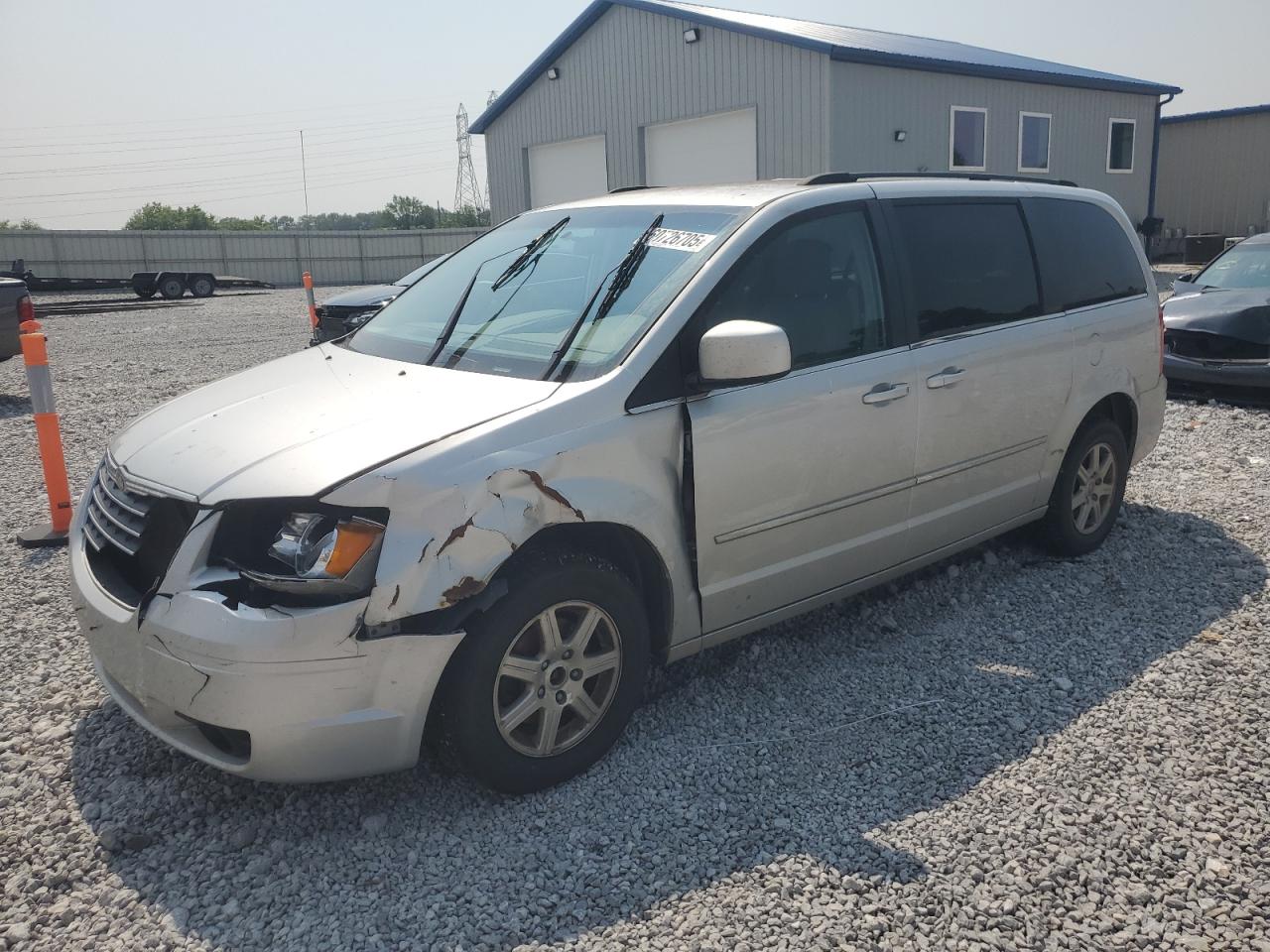Barberton, OH에서 판매 중인 2010 Chrysler Town & Country Touring - Front End