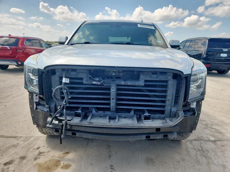  GMC YUKON 2017 Srebrny