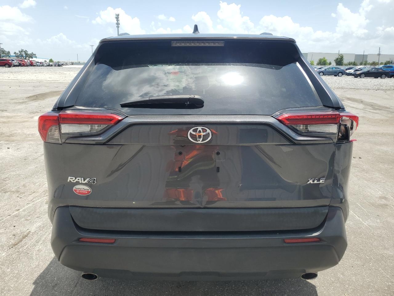 2020 Toyota Rav4 Xle VIN: 2T3W1RFV3LW063897 Lot: 60565995