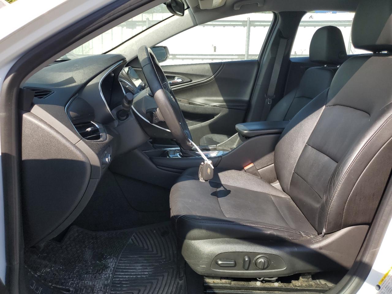 1G1ZE5ST2GF328579 CHEVROLET MALIBU 2016