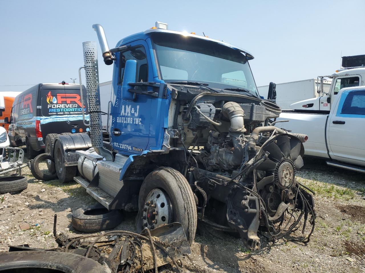 2016 Kenworth T880 Semi Truck for Sale in Elgin, IL - Front End