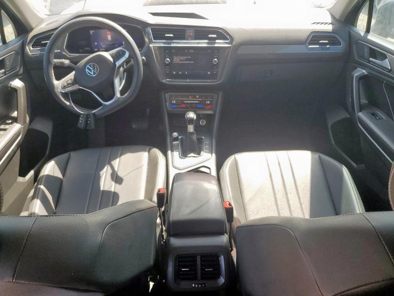  VOLKSWAGEN TIGUAN 2023 Серый