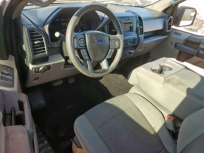  FORD F-150 2016 Srebrny