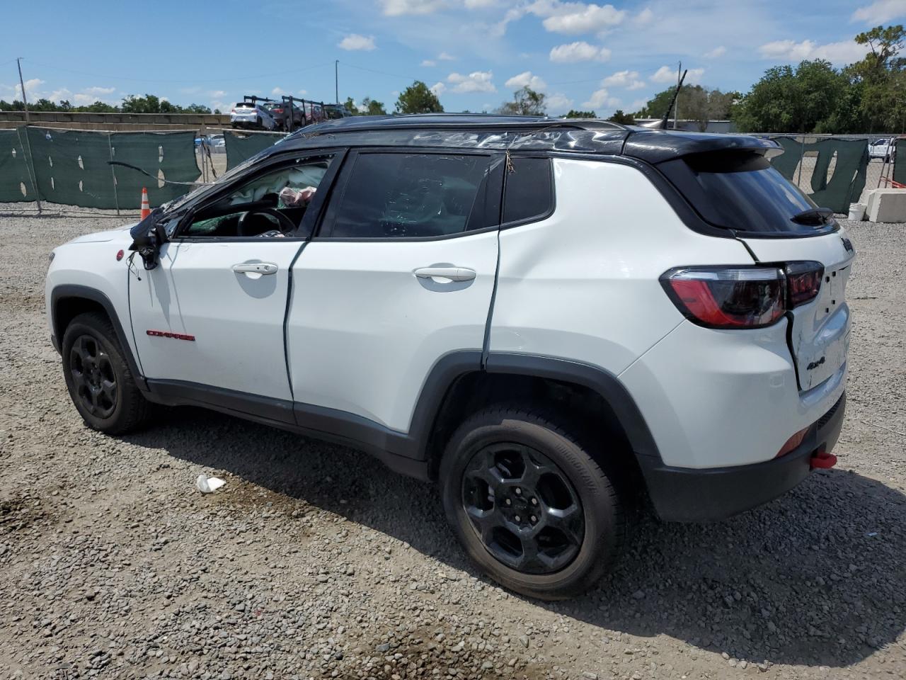 JEEP COMPASS 2023 VIN 3C4NJDDN4PT527911 photo 2