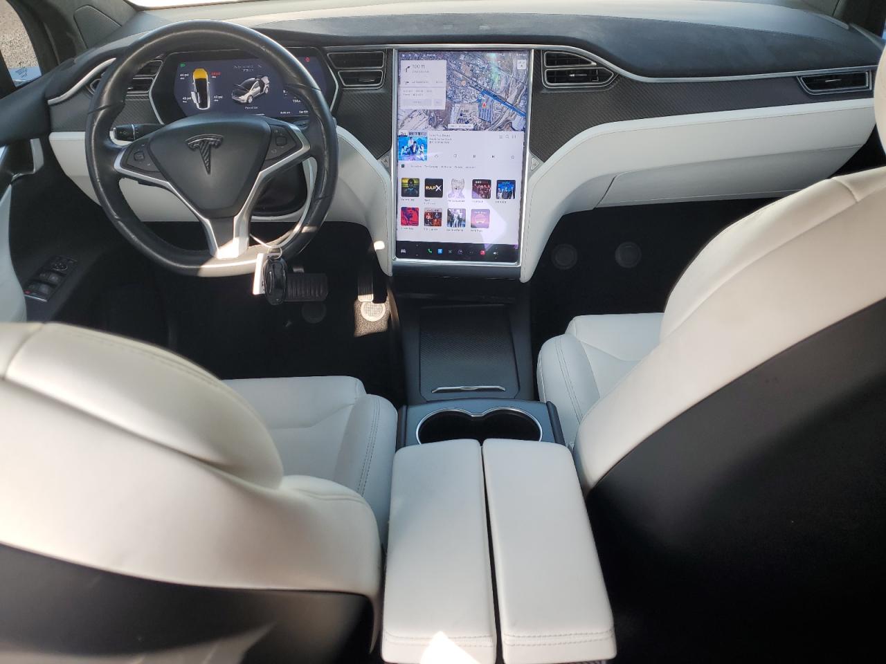 2017 Tesla Model X VIN: 5YJXCAE2XHF050195 Lot: 59854585