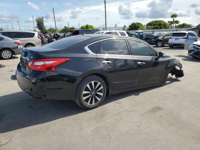 Sedans NISSAN ALTIMA 2016 Czarny