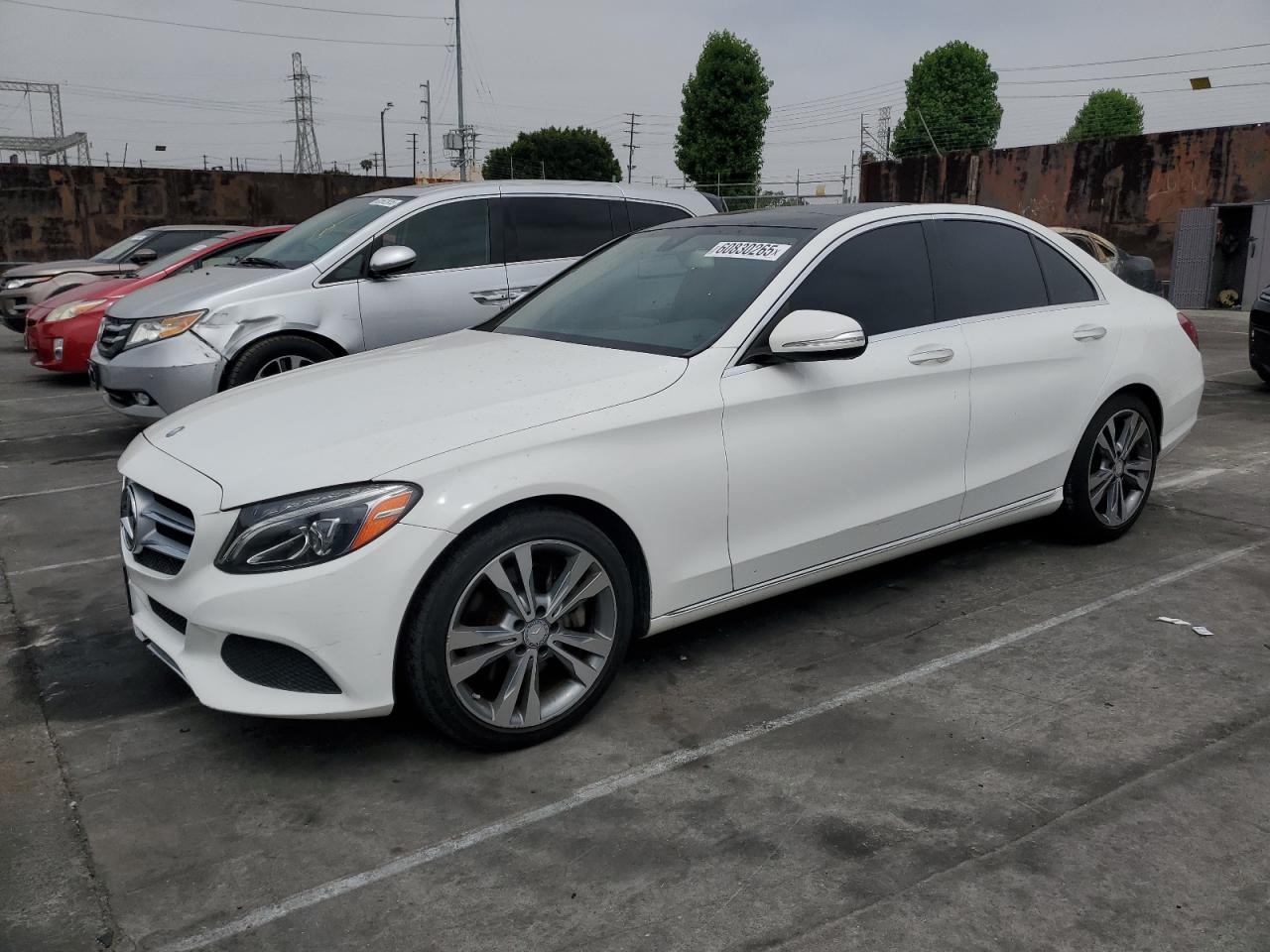 2015 Mercedes-Benz C 300 de vânzare în Wilmington, CA - Minor Dent/Scratches
