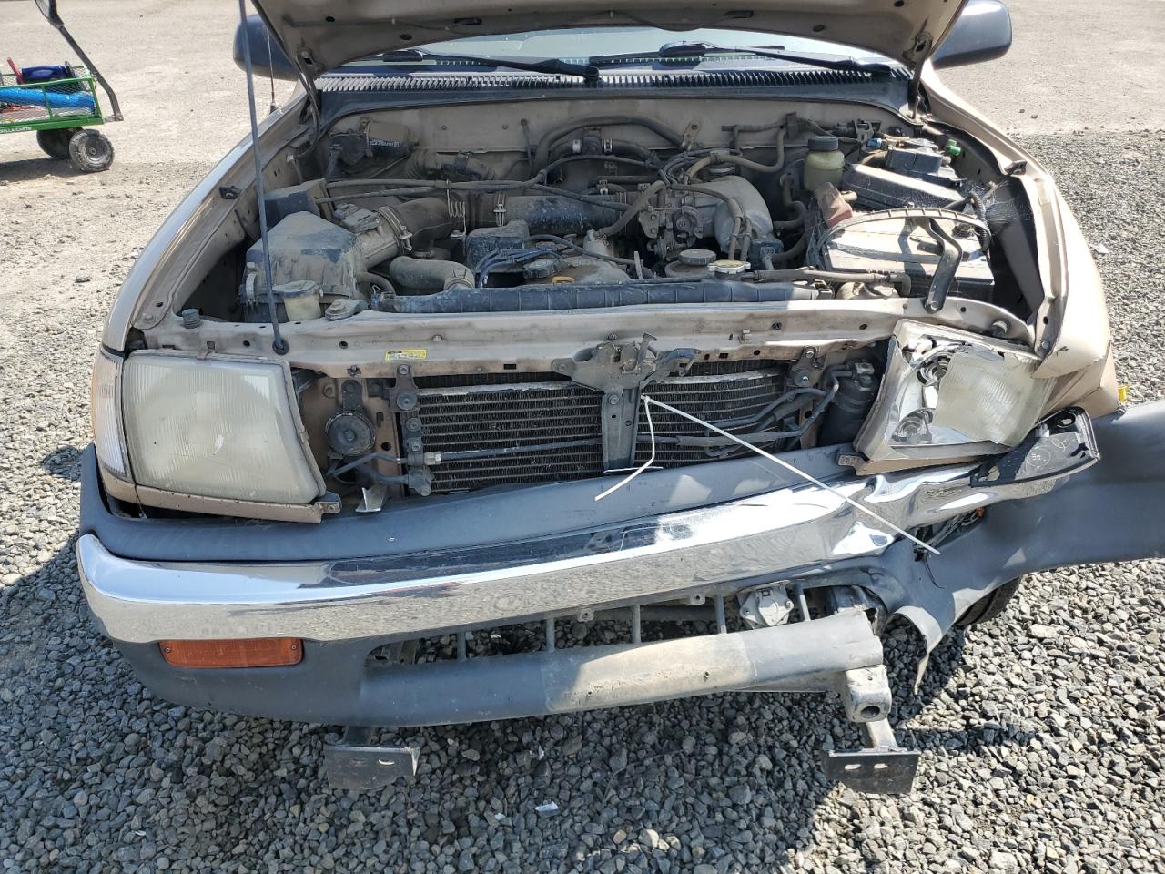 2000 Toyota Tacoma Xtracab VIN: 4TAVL52N9YZ573825 Lot: 61996915