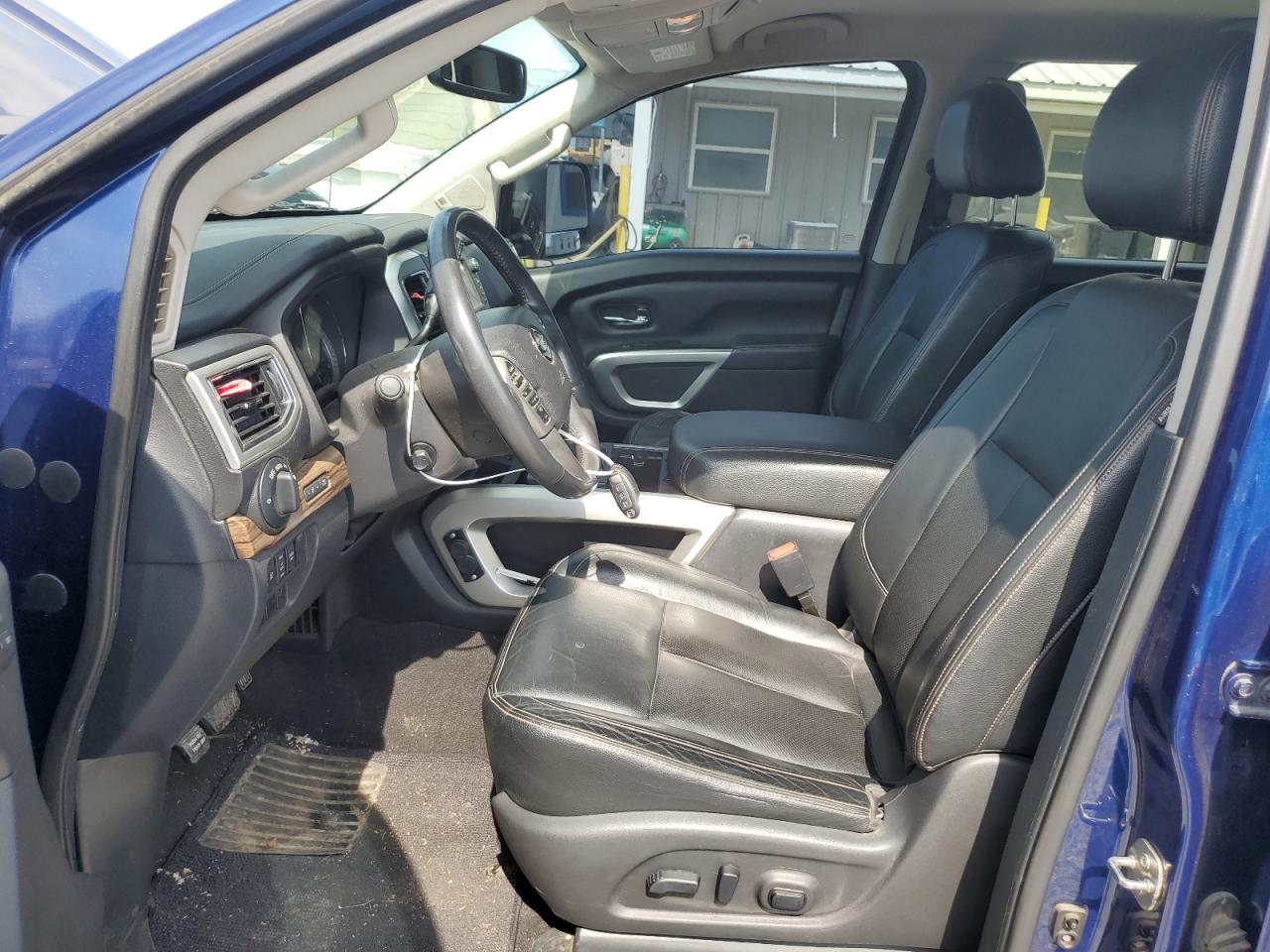 1N6AA1E50HN533263 NISSAN TITAN 2017