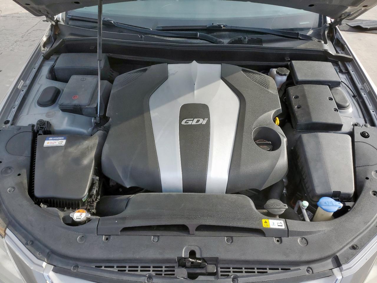 2013 Hyundai Genesis 3.8L VIN: KMHGC4DD8DU227327 Lot: 61156535