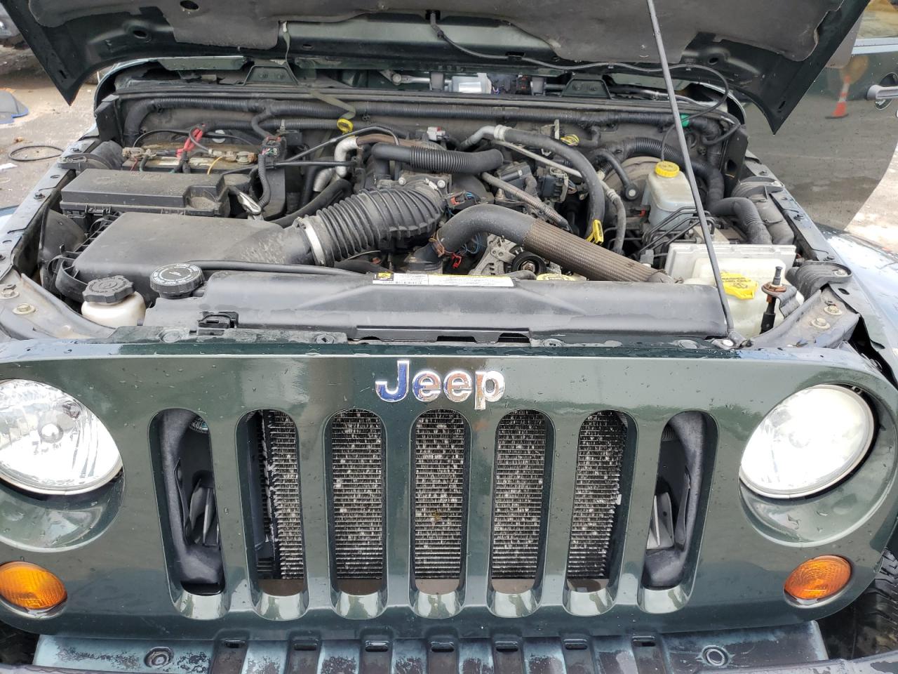 2010 Jeep Wrangler Unlimited Sahara VIN: 1J4BA5H19AL125699 Lot: 62908025