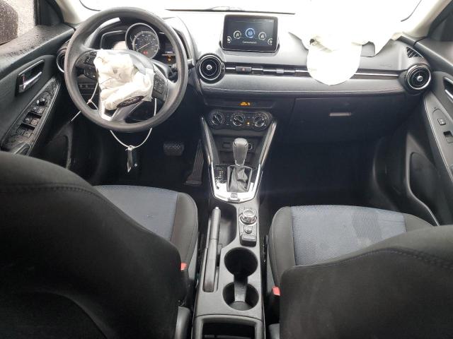  TOYOTA YARIS 2018 Granatowy
