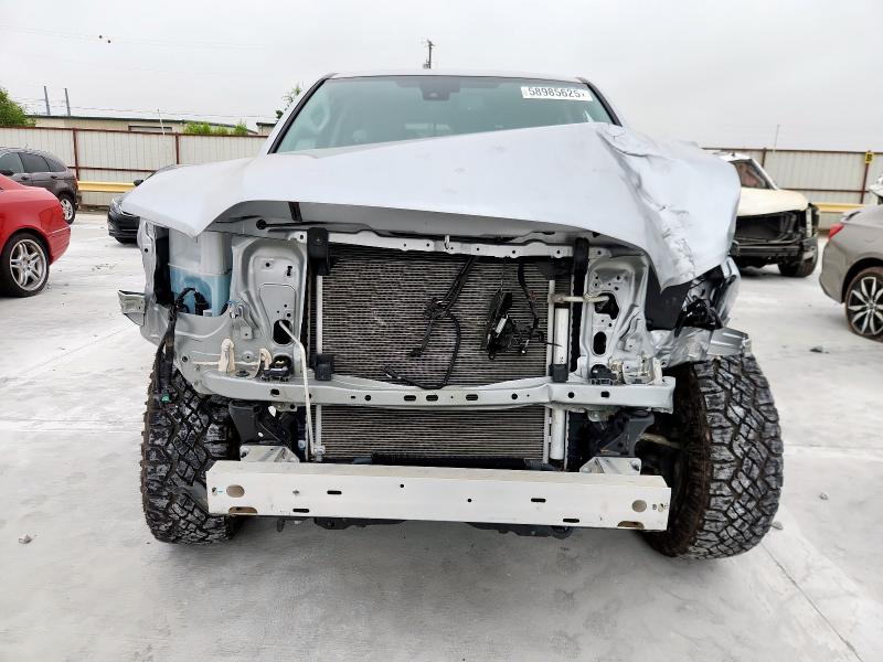  TOYOTA TACOMA 2023 Сріблястий