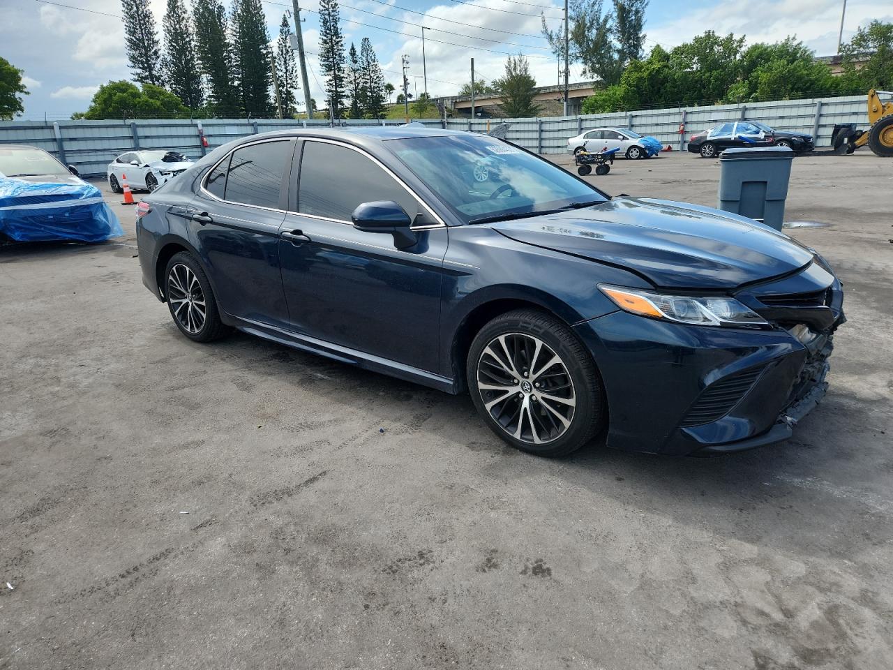 TOYOTA CAMRY 2018 VIN 4T1B11HK9JU666491 zdjęcie 4