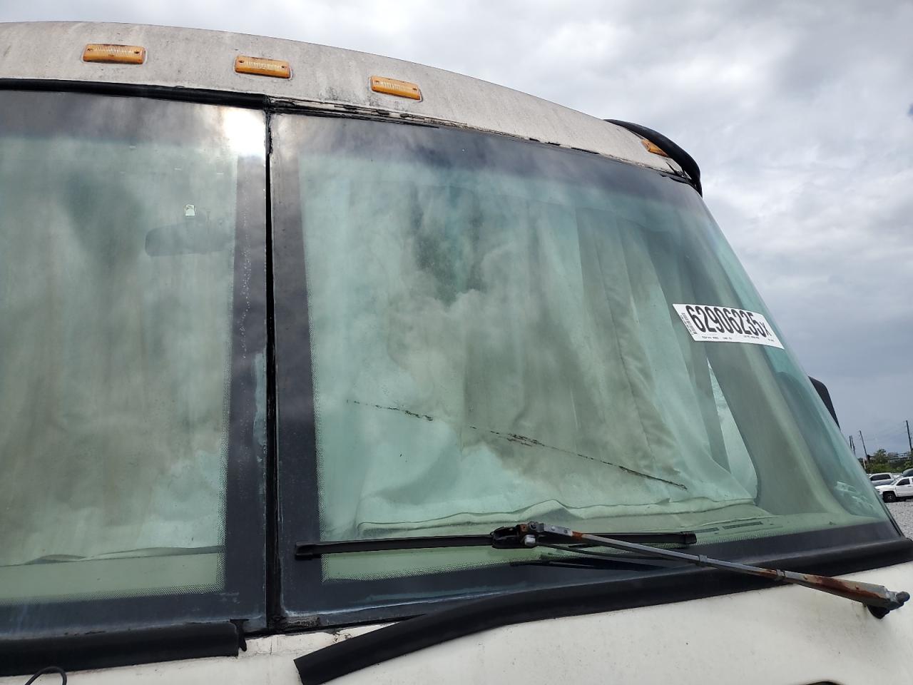2001 Ford F550 Super Duty Stripped Chassis VIN: 1FCMF53S410A01907 Lot: 62906235