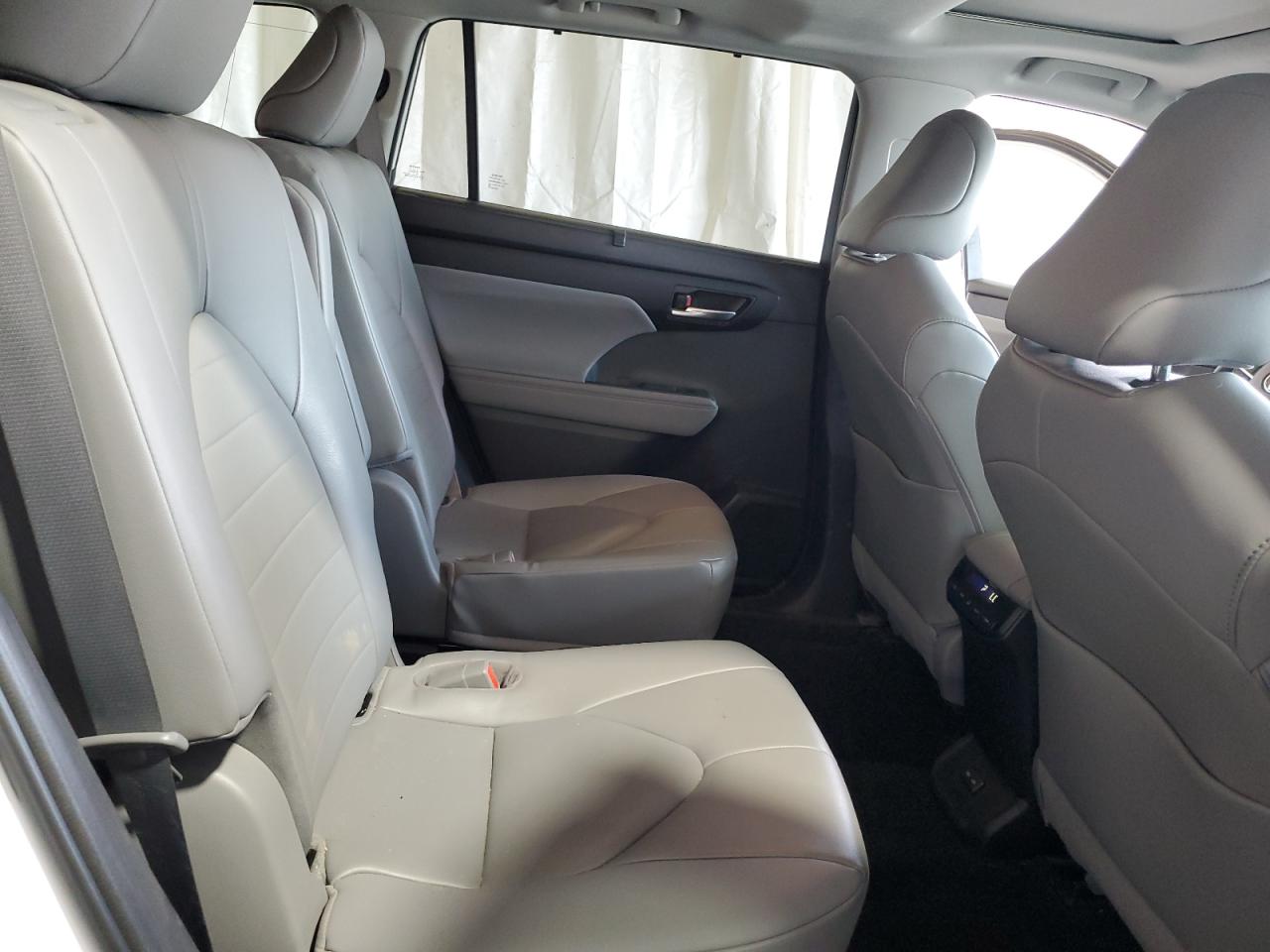 2023 Toyota Highlander L VIN: 5TDKDRBH9PS028911 Lot: 62825255