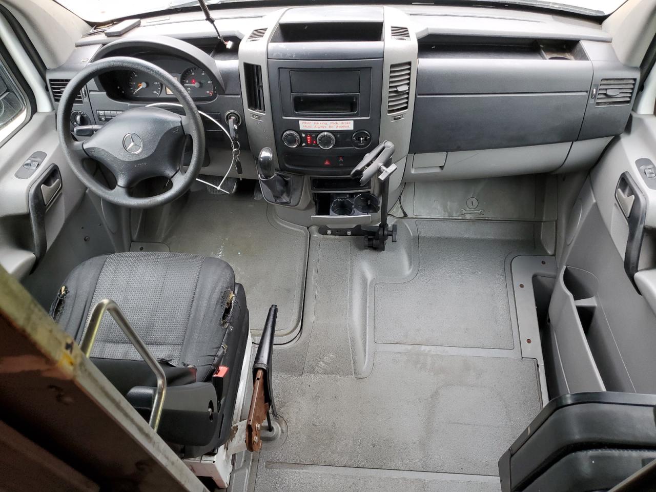 MERCEDES-BENZ SPRINTER 2011 VIN WD3PE8CB0B5572150 zdjęcie 8