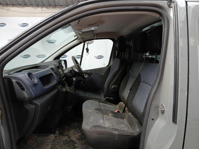 2015 VAUXHALL VIVARO 270